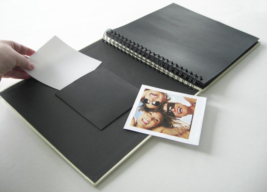 Walther Fun Spiral bound album Turqouise - 30x30 cm (50 Black pages / 25 sheets)