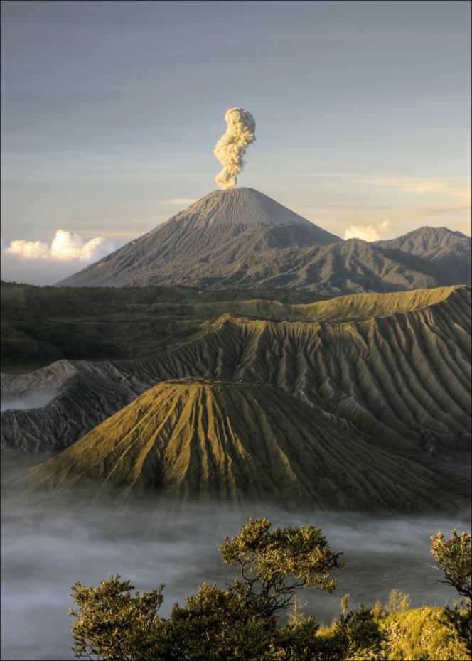 Bildverkstad Green volcano Poster