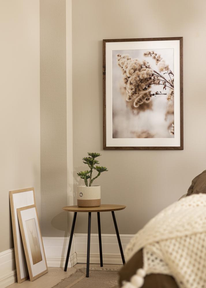 Ram med passepartou Frame Stilren Walnut 55x70 cm - Mounts White 45,7x61 cm