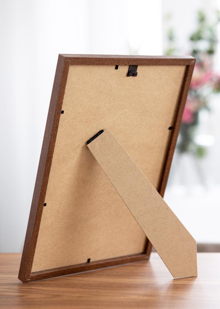 Ram med passepartou Frame Modern Warm Brown 20x30 cm - Mounts White 15x21 cm