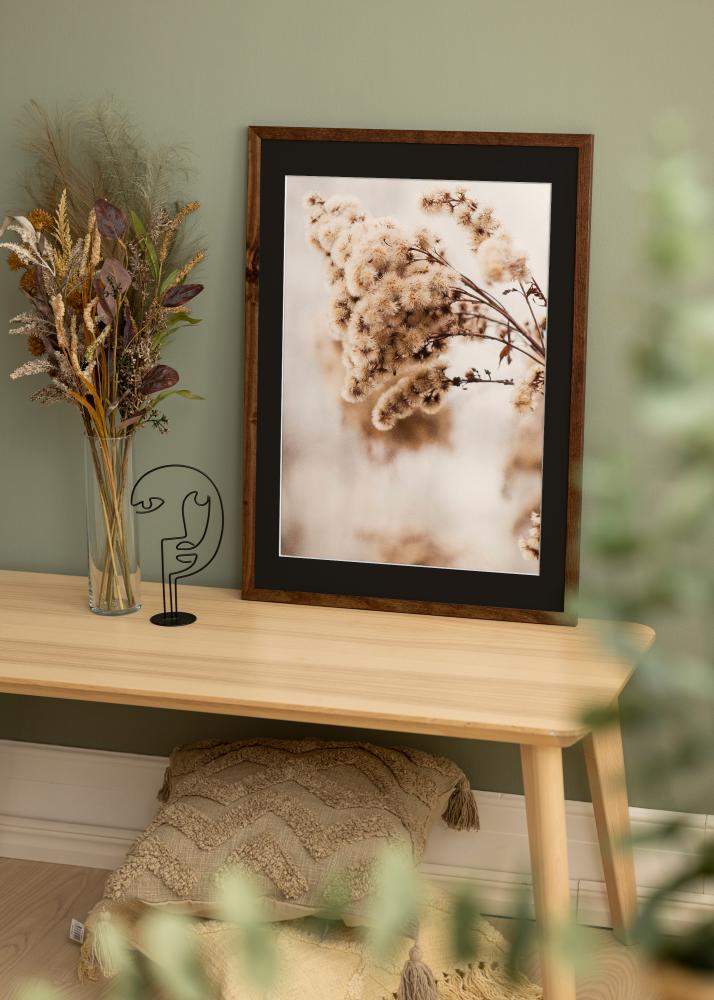 Ram med passepartou Frame Stilren Walnut 18x24 cm - Picture Mount Black 13x18 cm
