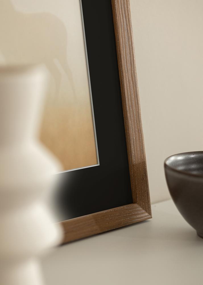 Ram med passepartou Frame Fiorito Dark Oak 30x40 cm - Picture Mount Black 21x30 cm