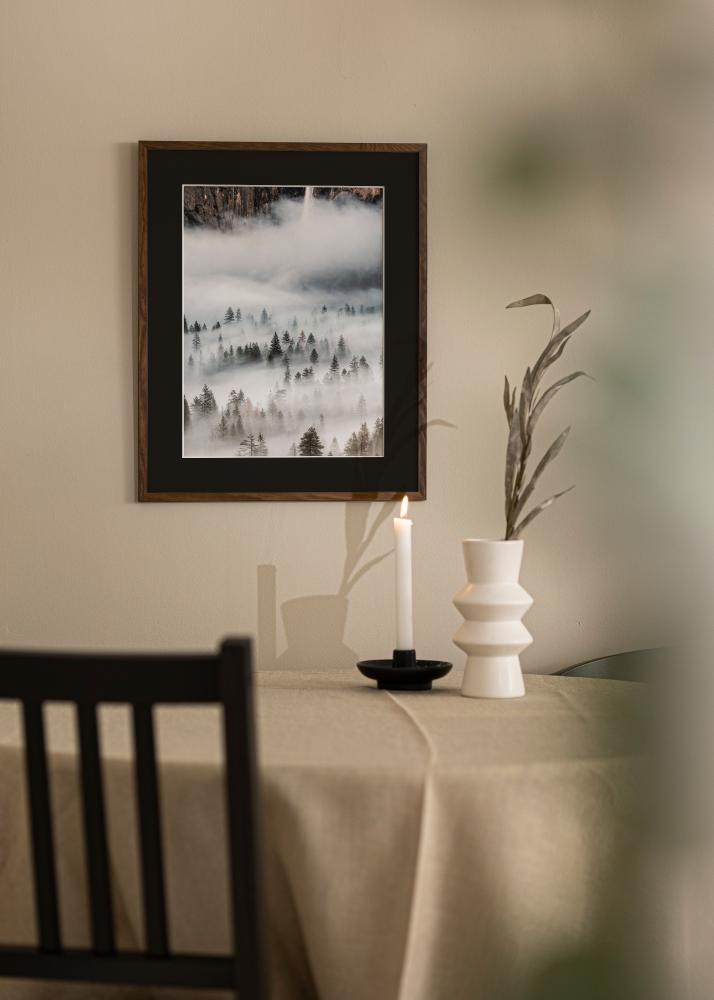 Ram med passepartou Frame Galant Walnut 50x60 cm - Picture Mount Black 14x18 inches