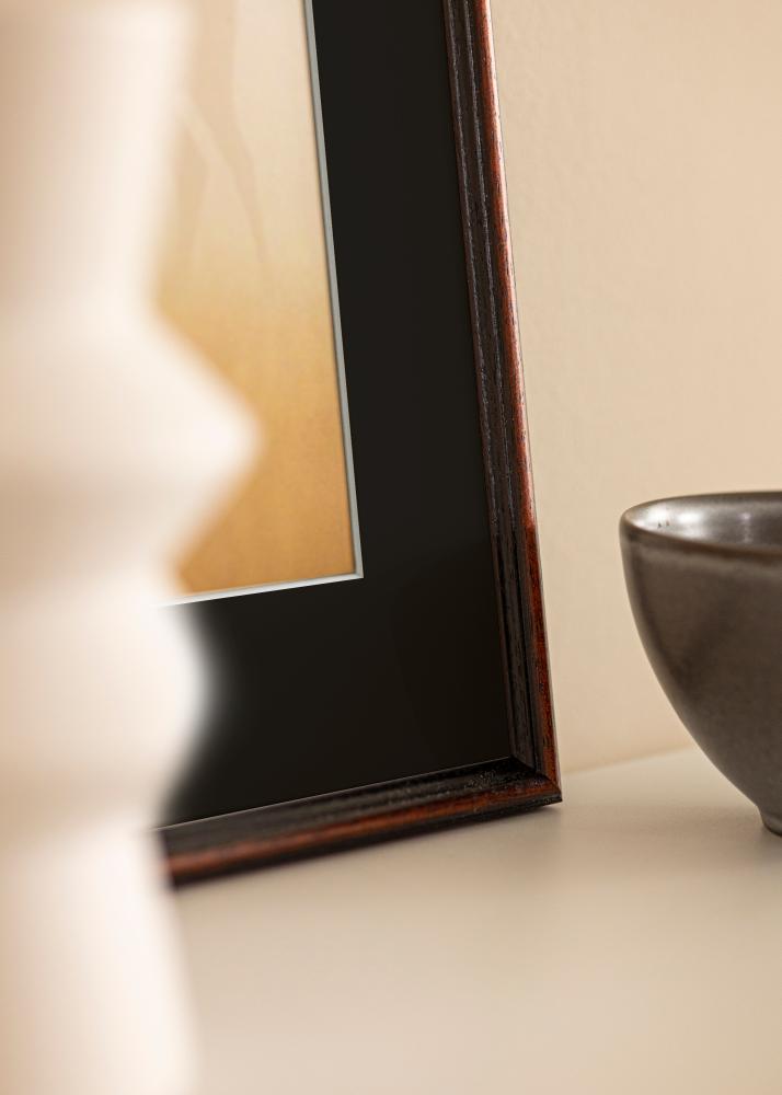 Ram med passepartou Frame Horndal Walnut 24x30 cm - Picture Mount Black 18x24 cm