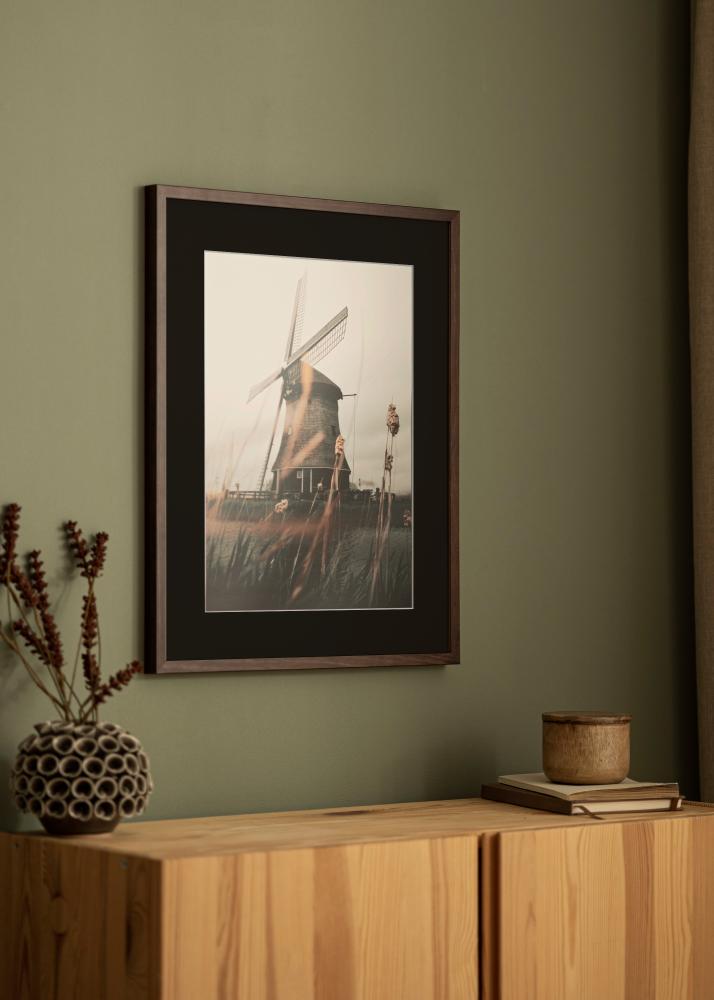 Ram med passepartou Frame E-Line Walnut 30x40 cm - Picture Mount Black 21x29.7 cm (A4)