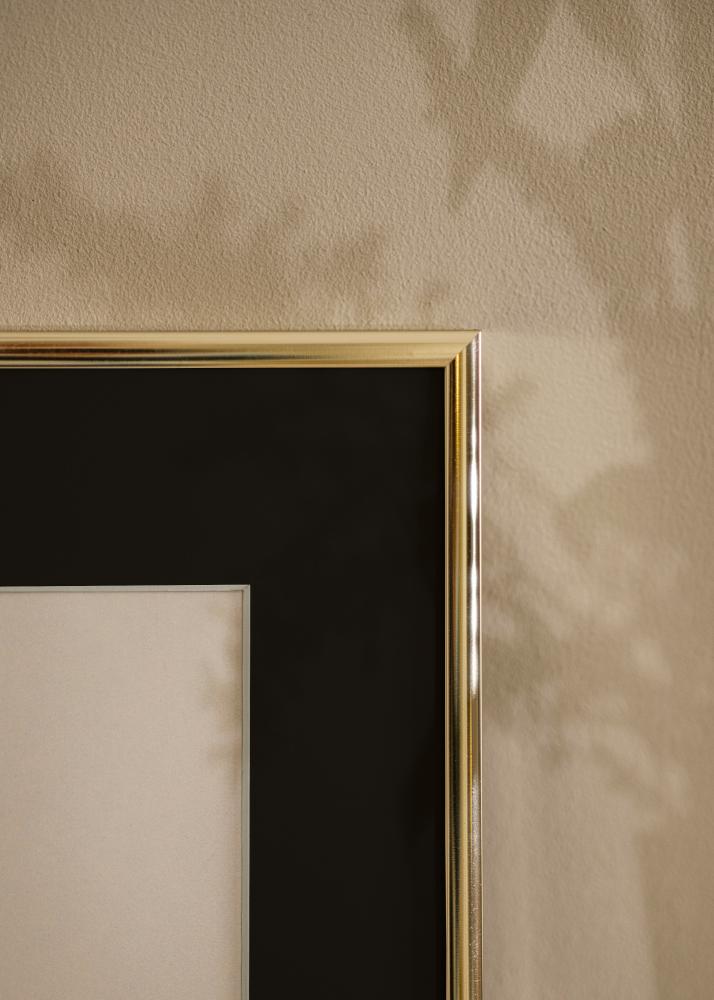 Ram med passepartou Frame Aluminium Shiny Gold 70x100 cm - Picture Mount Black 59.4x84 cm (A1)