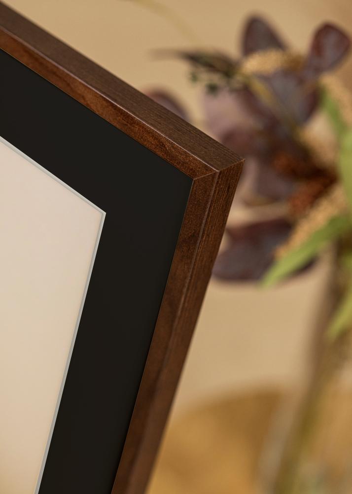 Ram med passepartou Frame E-Line Walnut 30x40 cm - Picture Mount Black 21x29.7 cm (A4)