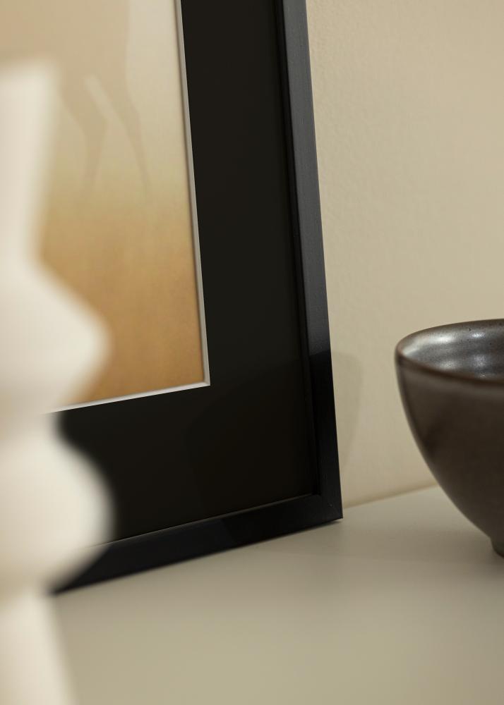 Ram med passepartou Frame Edsbyn Black 18x18 cm - Picture Mount Black 12x12 cm