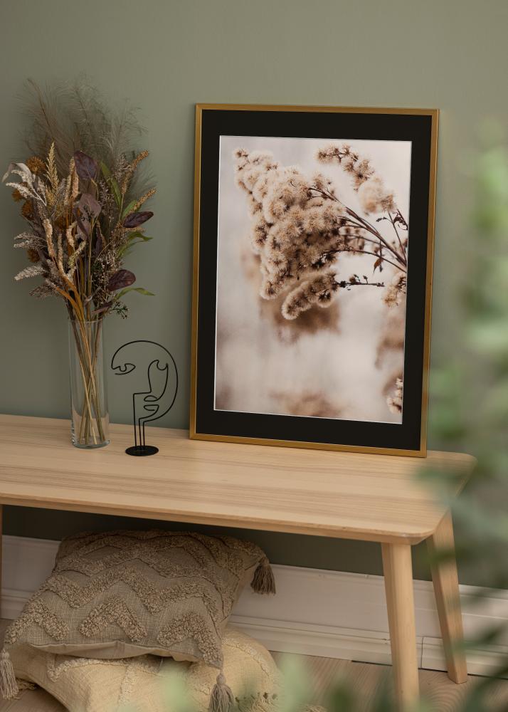 Ram med passepartou Frame Edsbyn Gold 30x40 cm - Picture Mount Black 8x12 inches