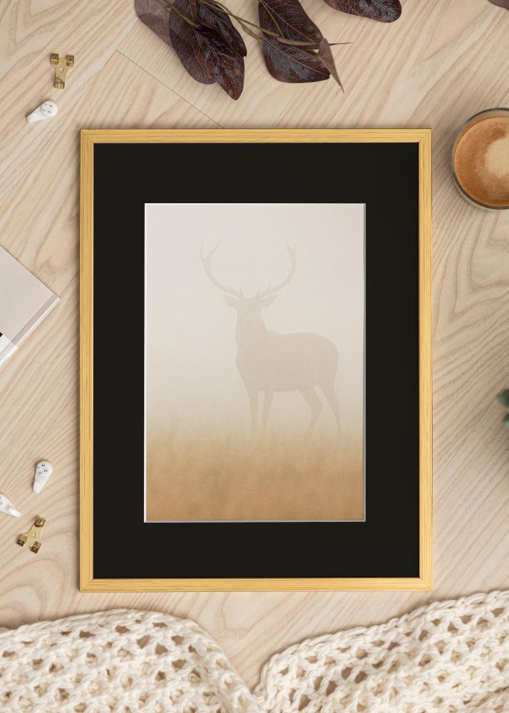 Ram med passepartou Frame Edsbyn Gold 30x40 cm - Picture Mount Black 8x12 inches