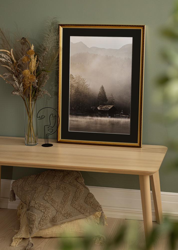 Ram med passepartou Frame Abisko Gold 40x50 cm - Picture Mount Black 30x40 cm