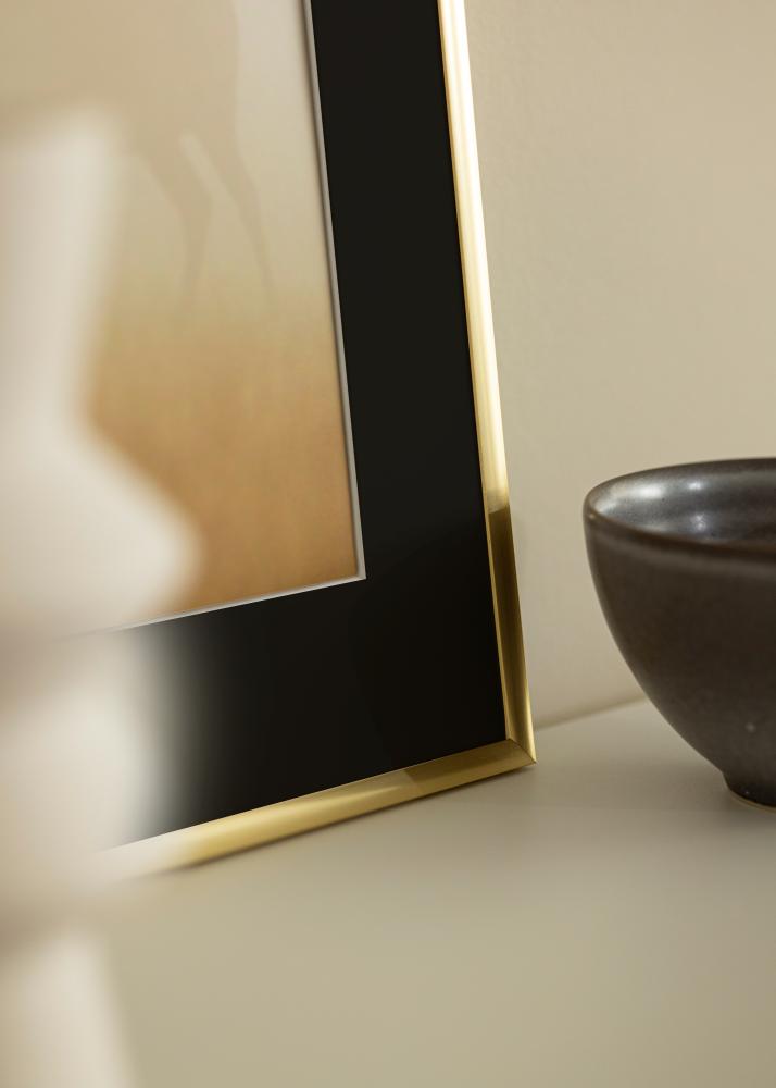 Ram med passepartou Frame New Lifestyle Gold 30x40 cm - Picture Mount Black 21x30 cm