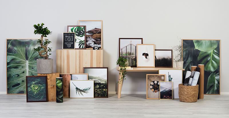 Picture frames in different sizes