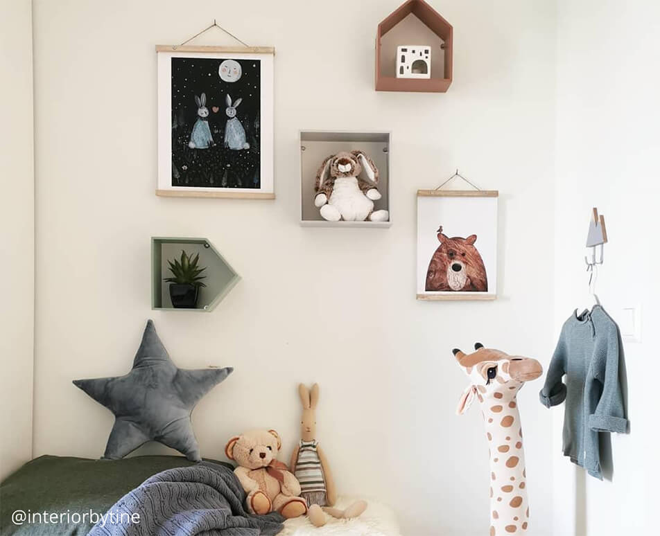 Childrens' room decor - cuddly animals and childrens' pictures